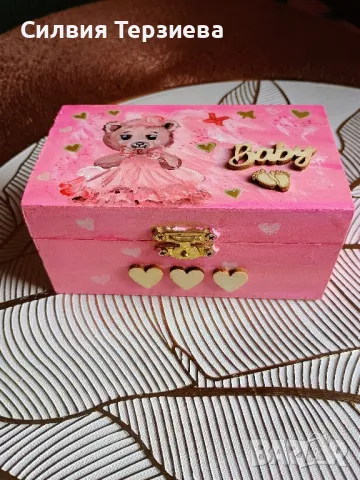 Ръчно изработена дървена кутия за бебе момиче , снимка 2 - Декорация за дома - 49739031