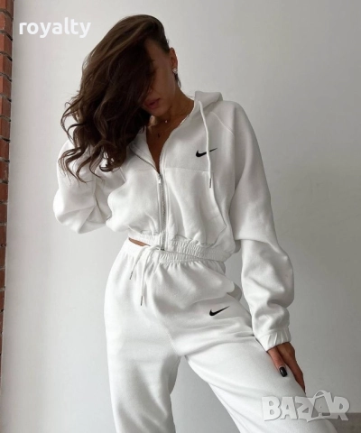Nike спортен дамски комплект , снимка 4 - Спортни екипи - 51845080