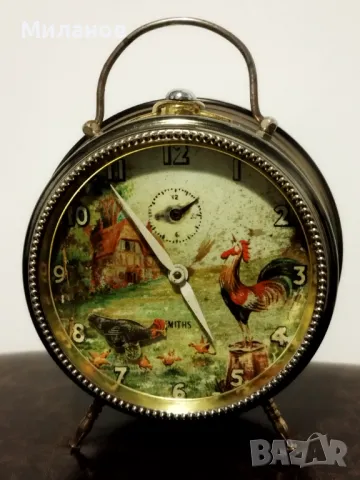 Стар механичен будилник, настолен часовник