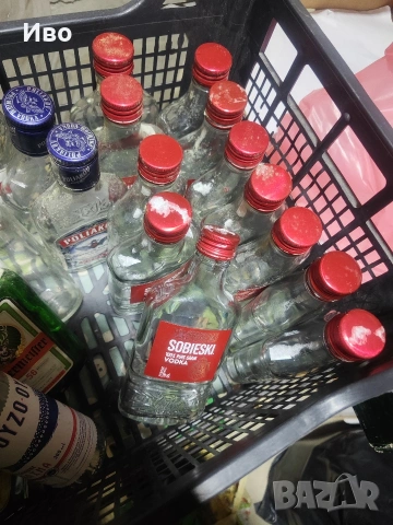 Стъклени бутилки на винт 0,200мл.,0,500мл.,0,700мл.,1литър с капачки, снимка 5 - Други стоки за дома - 53154632