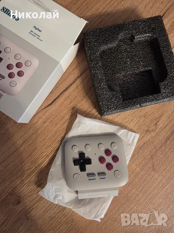 8Bitdo Flippad Геймпад за телефон
