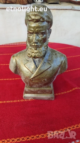 Бюстове на Христо Ботев и Васил Левски , снимка 12 - Статуетки - 52514835