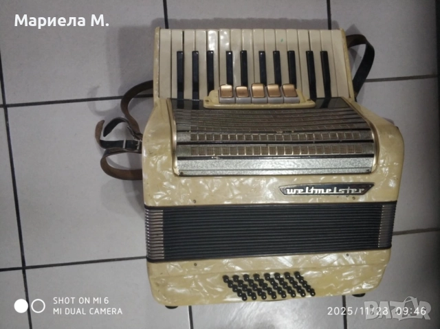 Акордеон Weltmeister, 40 баса, снимка 4 - Акордеони - 52627384