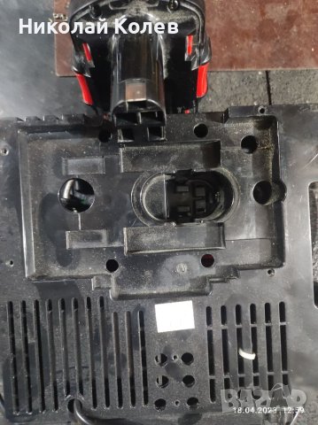 Зарядно и батерия Бош., снимка 4 - Винтоверти - 40401335