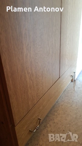 Продавам двукрилен гардероб с надстройка, снимка 3 - Гардероби - 50629844