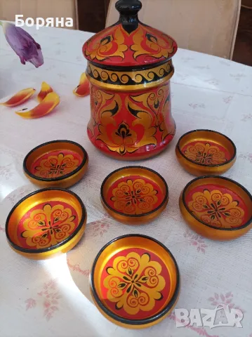 Красив голям буркан с шест купички руска хохлома, снимка 2 - Антикварни и старинни предмети - 49670274