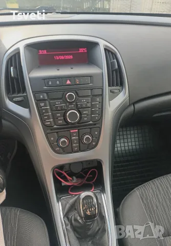 Opel Astra 1.7 CDTI 6ck 110kc Sport S Tourer с Багажник , снимка 15 - Автомобили и джипове - 56062561
