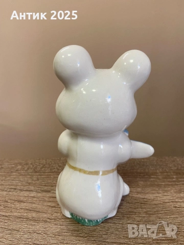 Порцеланова статуетка „Олимпийското мече със самолет“ — Коростен, винтидж, снимка 2 - Антикварни и старинни предмети - 53238525