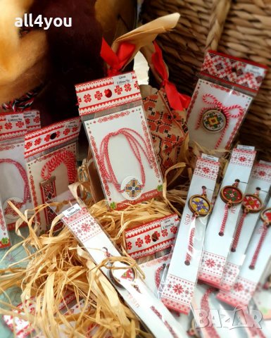 Ръчно бродирани мартеници, снимка 7 - Декорация за дома - 44507745