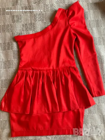 Червена рокля, снимка 2 - Рокли - 49016643