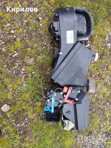 Кутия, парно комплект с климатроник за Фолксваген Пасат 5 и 5,5, снимка 2 - Части - 40327190