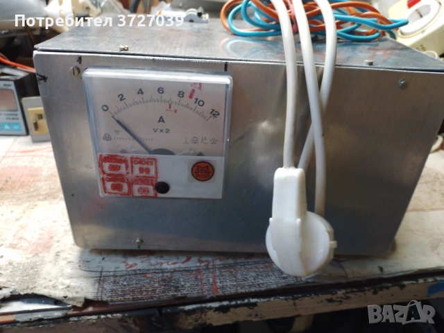 зарядно за акумулатор 12в.8А.