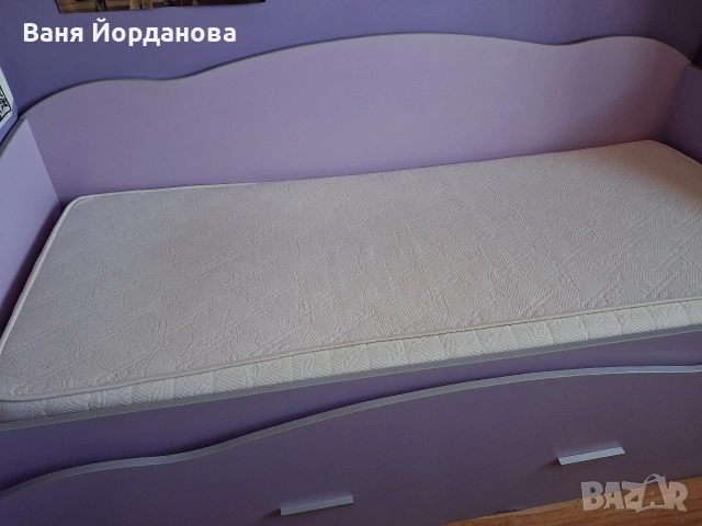 Легло тип сандвич, част от обзавеждане на детска стаея