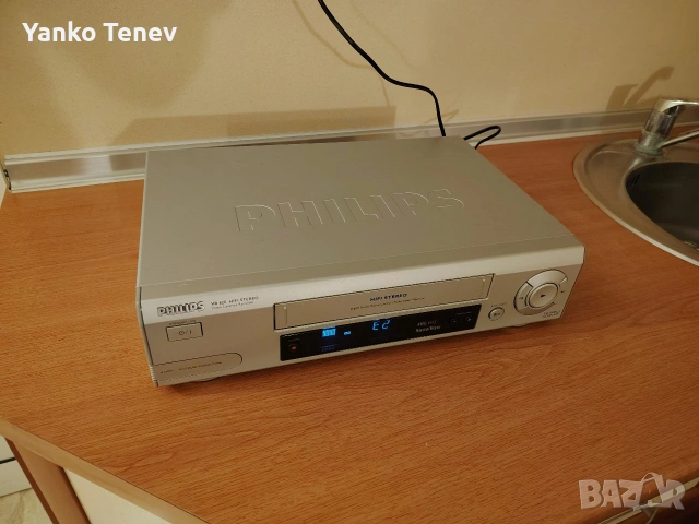 видео рекордер Филипс, снимка 2 - Плейъри, домашно кино, прожектори - 53739704