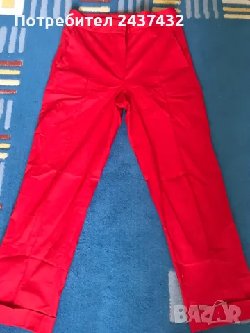 Червен панталон Moschino