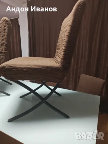 Столове за дневна, използвани но запазени.