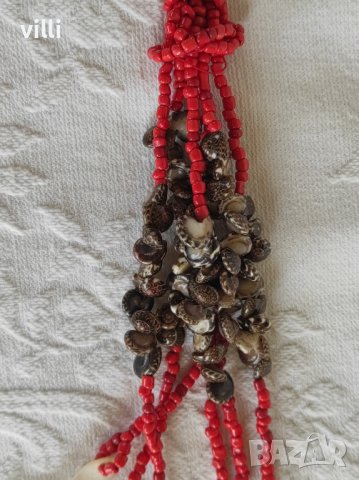 Многоредово колие от корал и океански охлювчета зачършващо със седеф., снимка 4 - Колиета, медальони, синджири - 38954884