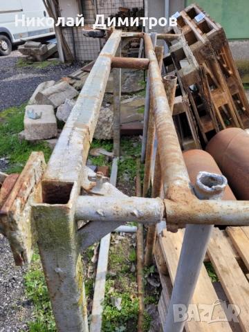 Продавам 4 броя основи на метално скеле Количка, снимка 4 - Други - 53689003