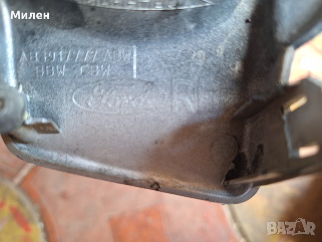 Дясна Декоративна Решетка Около Халогена Форд Рейнджър  2012-2015 Година  Ford Ranger , снимка 4 - Части - 42201094