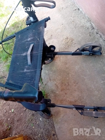 Проходилка  / ролатор/ за възрастни, снимка 4 - Ролатори - 52047519