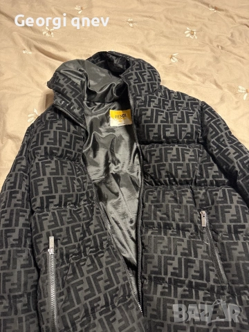 Продавам мъжко яке на Fendi