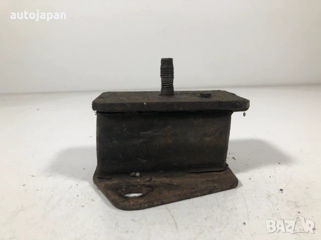 Тампон двигател Mitsubishi Pajero 2.5 1993г