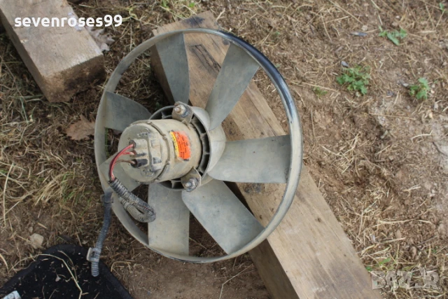 Охлаждаща перка радиатор Фолксваген Голф 3 комби 1.9 tdi 90hp VW Golf 3  1H0959455, снимка 2 - Части - 50578263