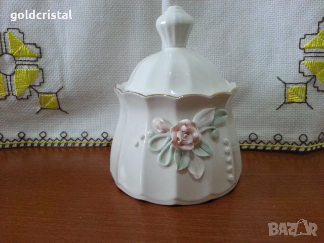Български костен порцелан Бононя захарница 