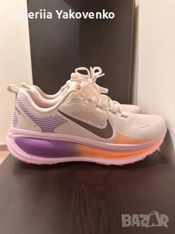 Маратонки Nike Vomero Plus, снимка 7 - Маратонки - 55953026