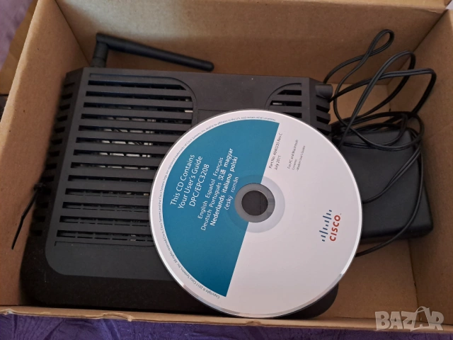 Рутер Cisko с адаптор 12 V, снимка 2 - Рутери - 53414371