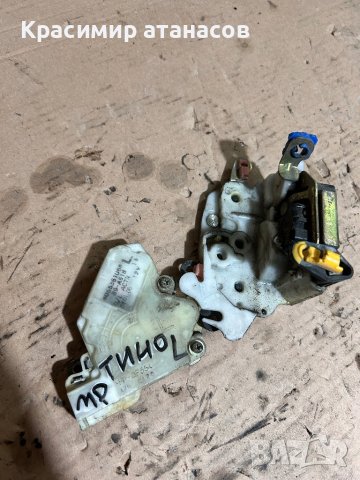 Брава на врата предна лява за Нисан Алмера тино.8055361U66L