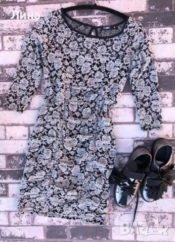 Прекрасна дантелена рокля 