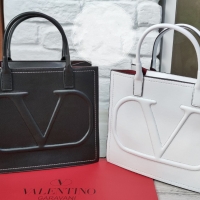 Дамска чанта Valentino код 127, снимка 1 - Чанти - 36075213