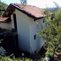 Продавам къща в Родопите  с.Турян, снимка 8 - Къщи - 34311117