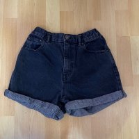 Черни дънкови панталони Pull and bear , снимка 1 - Къси панталони и бермуди - 41629878