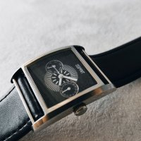 Часовник е Esprit оригинален, снимка 2 - Луксозни - 41558600
