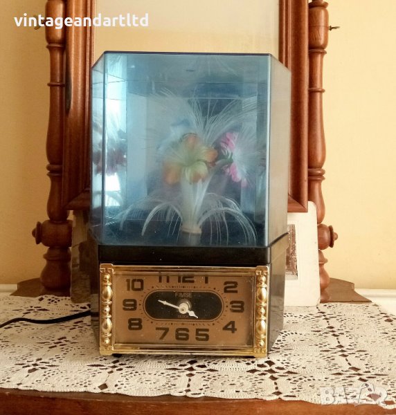 Колекционерски настолен часовник, Сингапур, светещ, механичен, работи, снимка 1