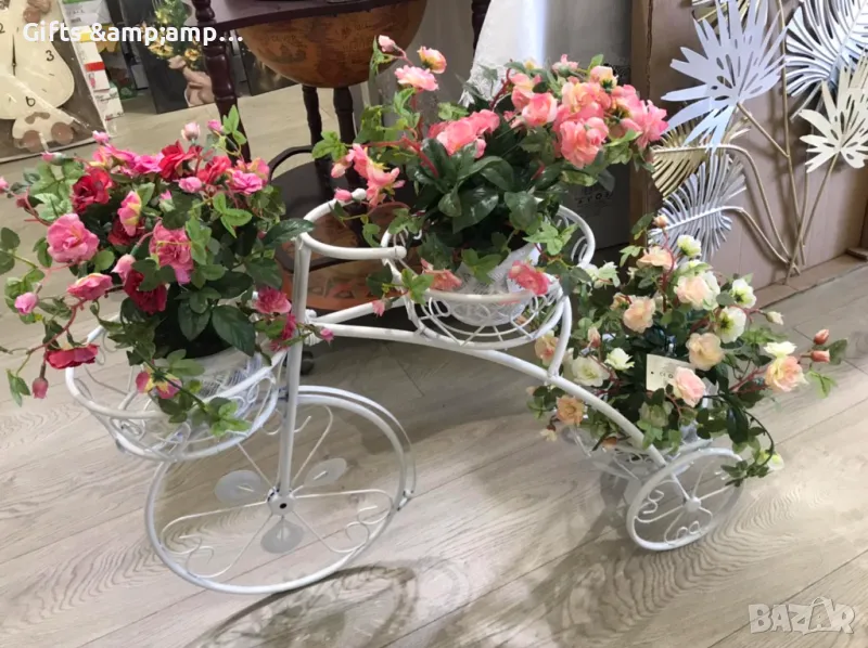 Цветарник за 3 саксии - Колело, метален в бяло, снимка 1