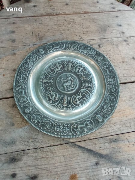 Красива чиния за стена, снимка 1