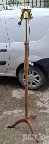 Висока лампа за 3 крушки с абажур (който липсва), снимка 1