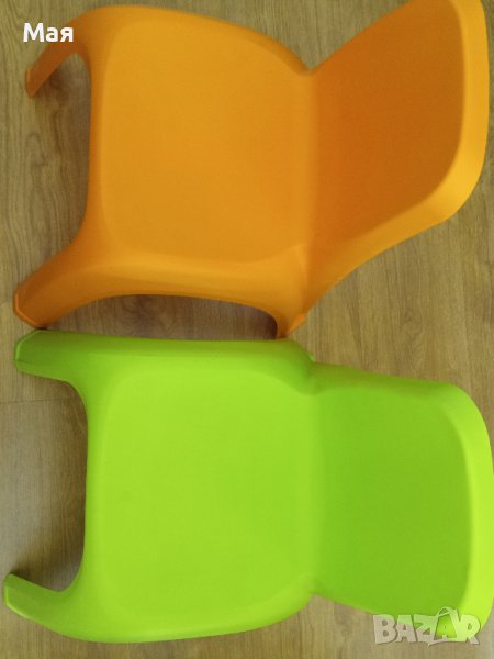 Две детски столчета – ярко зелено и ярко оранжево, снимка 1