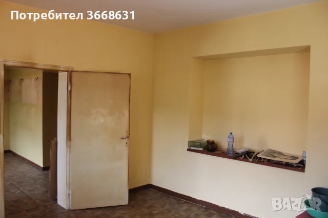 Къща в центъра на Чепеларе – 2 етажа, двор и 2 гаража, снимка 4 - Къщи - 56230533