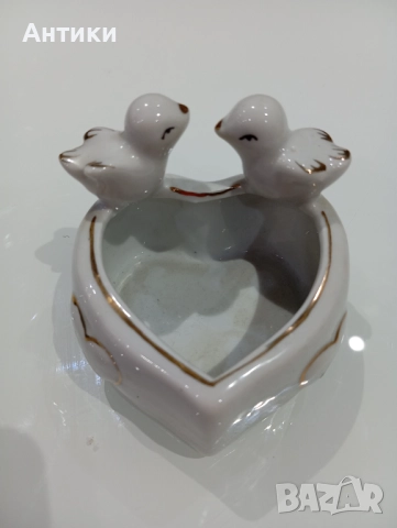 Стара порцеланова кутия за бижута , снимка 4 - Антикварни и старинни предмети - 52553703