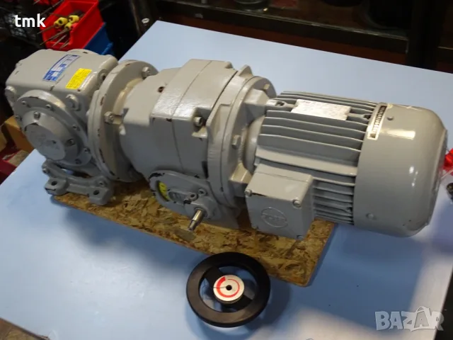вариаторен мотор редуктор STÖBER R37/VW2-1022-150-4 Variable Gear Motor 1.5kW 50Hz, снимка 4 - Резервни части за машини - 55920248