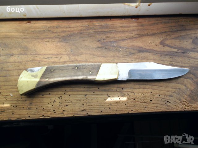 Продавам два ножа 