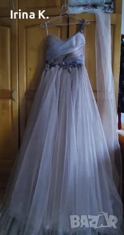 Елегантна абитуриентска рокля с бродерия и шалче. Носена веднъж, снимка 3 - Рокли - 49730274