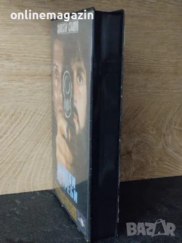 Видеокасета " НОЩНИ ЯСТРЕБИ " VHS, снимка 4 - Други жанрове - 56259826