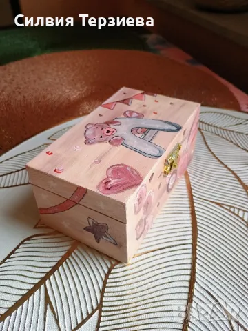 Ръчно изработена дървена кутия за бебе / унисекс, снимка 3 - Декорация за дома - 49738438