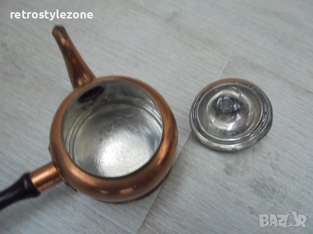 № 8222 стар малък метален / меден чайник   , снимка 3 - Други ценни предмети - 51527476