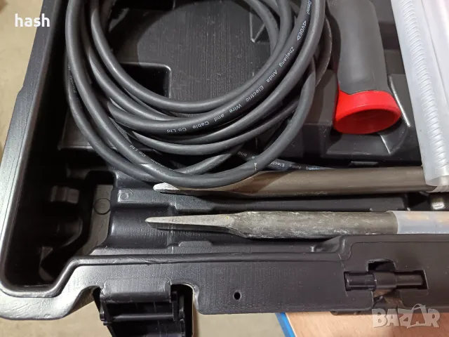 Електрически къртач Einhell TE-DH 12, 1050 W, SDS-Max, 12 J, с куфар, снимка 5 - Други инструменти - 48956603
